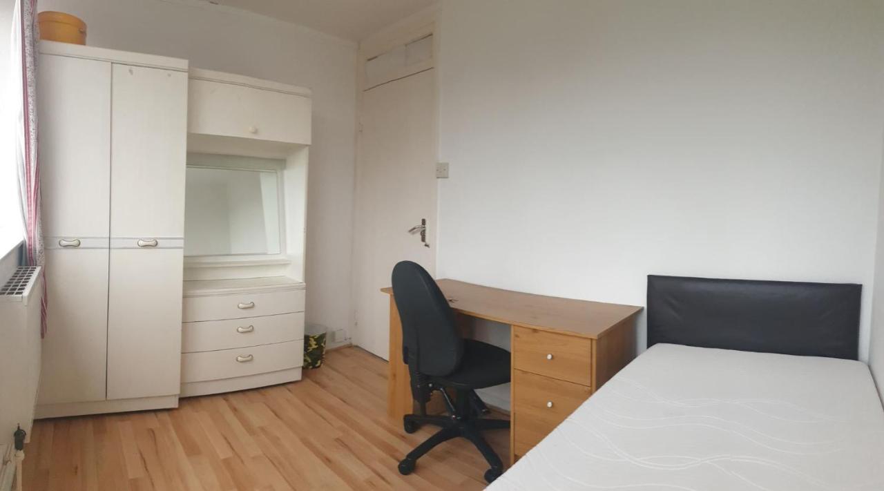 Elephant & Castle - Zone 2 - Private Rooms - Shared Bathroom London Exterior photo