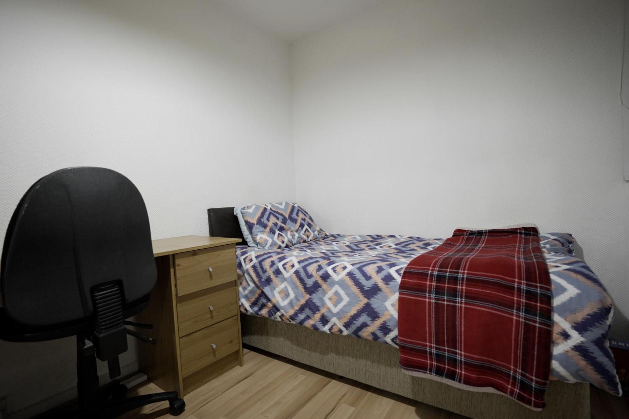 Elephant & Castle - Zone 2 - Private Rooms - Shared Bathroom London Exterior photo